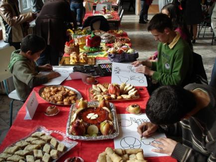 Tinerii din centrele de plasament au gătit delicatese cu mere, de Ziua Sănătăţii (FOTO)